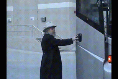 Meeting Merle Haggard and entering backstage for concert 2010 05 02 06H44M PM_gif.gif (14.37 MiB) Viewed 72594 times Terry Lee Hardesty and Merle Haggard